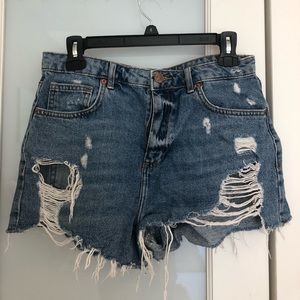 Forever 21 Distressed Jean Shorts Size 27
